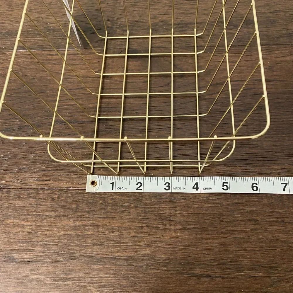 NWT Beautiful Gold rectangle Wire storage basket - Picture 6 of 9
